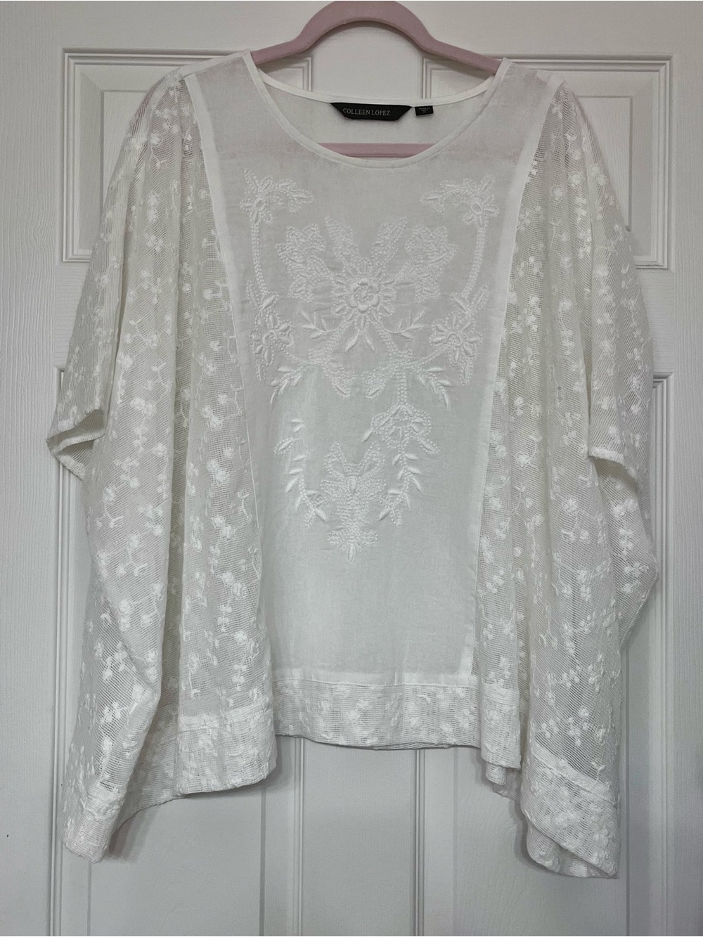 Colleen Lopez Ivory Embroidered Lace Panel Blouse